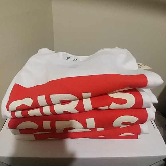 ONE LEFT ! Medium Graphic Tee - Picture 2 of 2